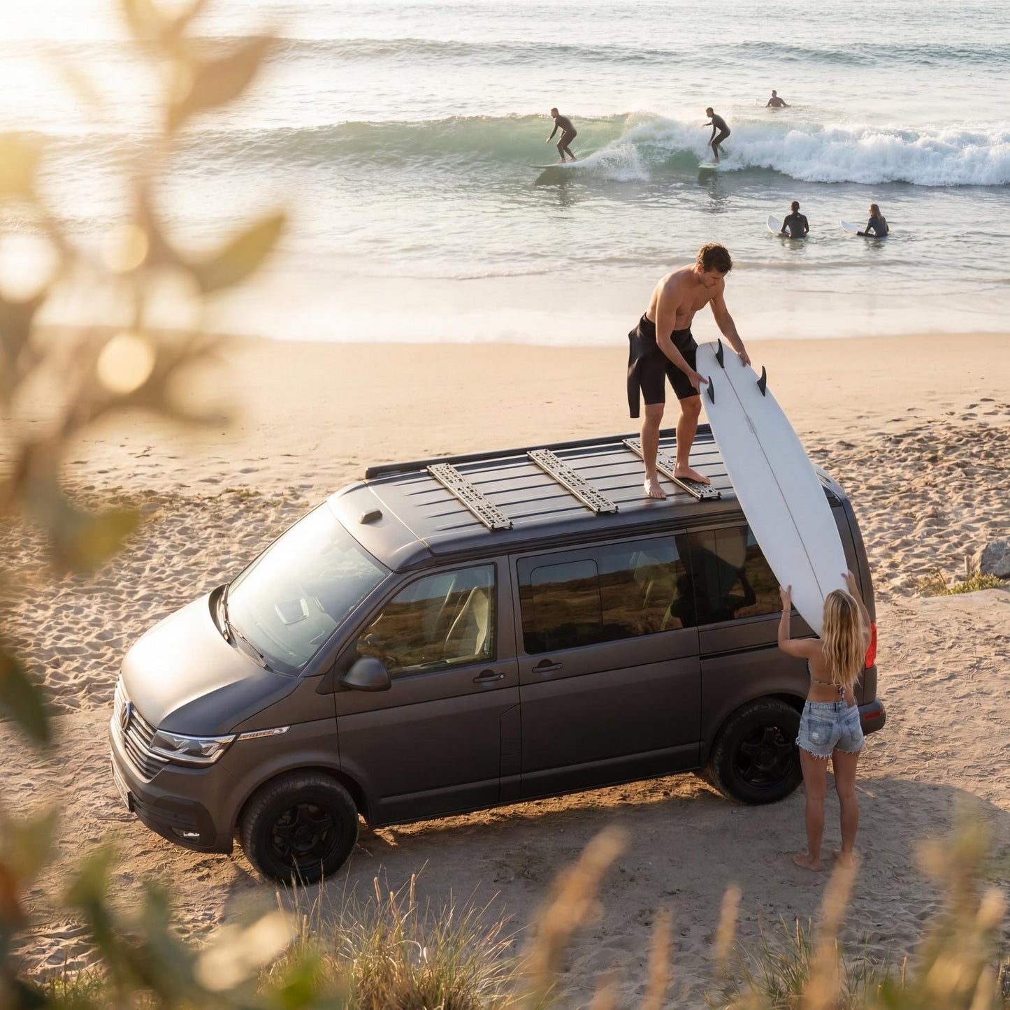 040 Parts 1x ultra flacher Dachgepäckträger 124x13cm schwarz fuer VW T5 T6 T6.1 California Beach Ocean Coast Dachträger Tiefgarage