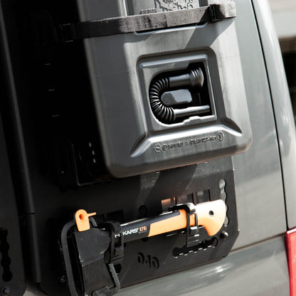 B-Ware: 040parts Benzinkanister 20L Schwarz im Totenkopf Design Kraftstoffkanister für Benzin Diesel und AdBlue  Made in Germany
