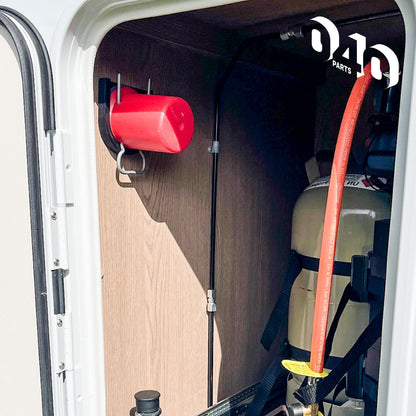 040 parts Držák ochranného krytu na láhev propanu s červeným víkem 5kg 11kg ochranný kryt držák víka nástěnná montáž Camper Obytný vůz Karavan